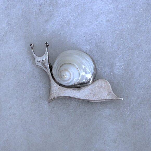 Vintage Solid Sterling Silver 925 Real Shell Mother Of Pearl Snail Brooch Pin - Picture 7 of 7